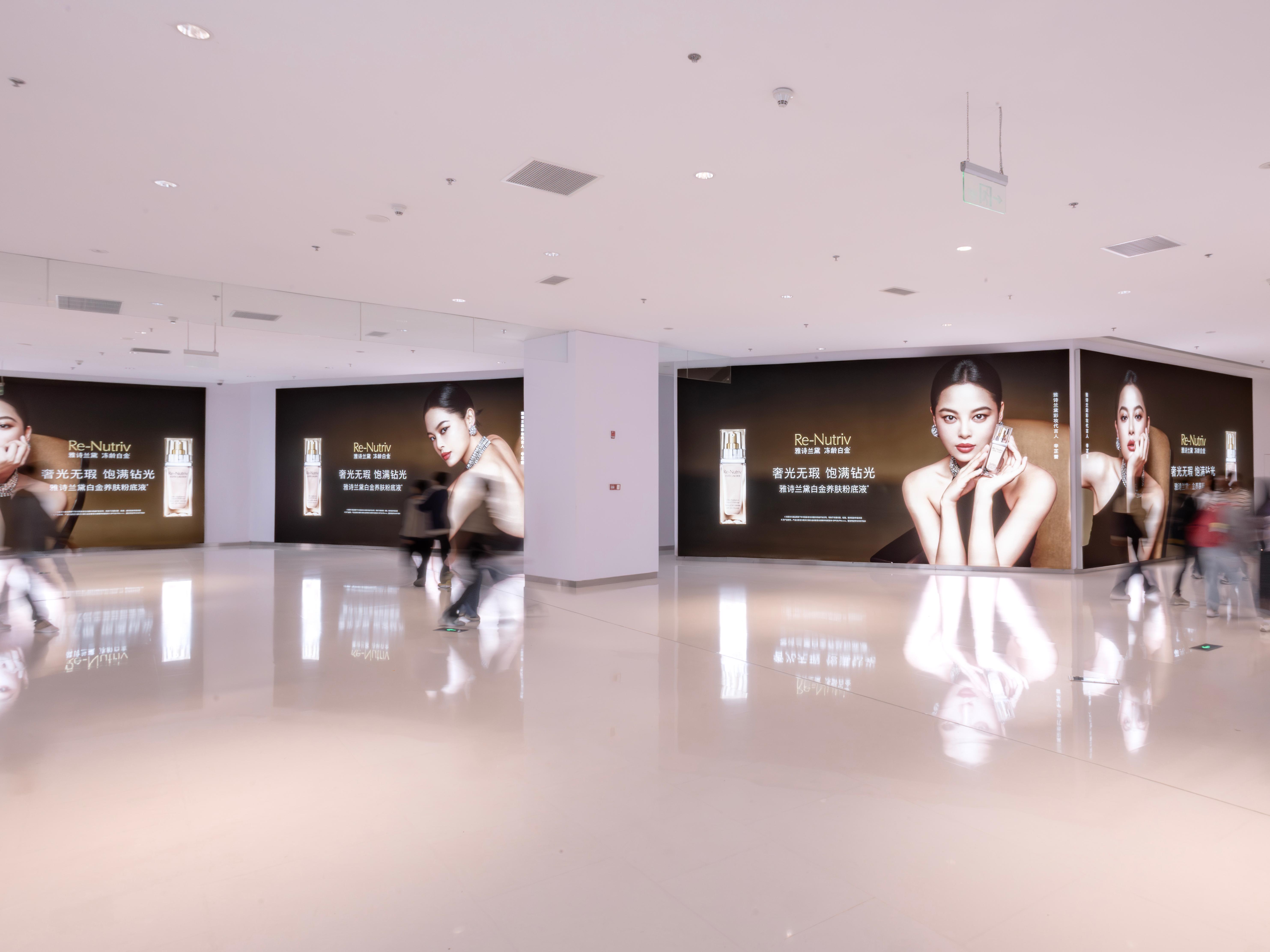 深圳|深圳湾万象城「至臻长廊」灯箱矩阵